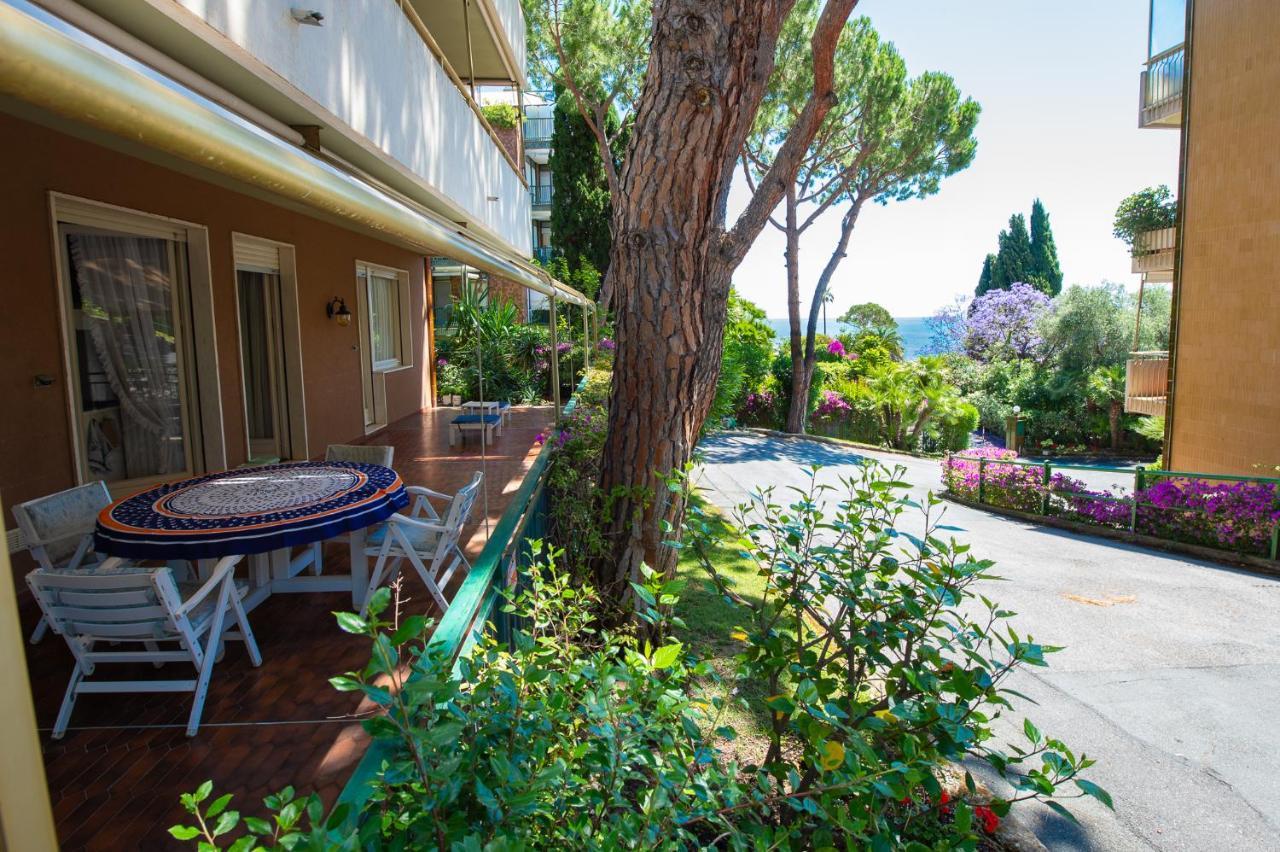 Elegante Appartamento Di 200 Mq Con Vista A Sanremo Exterior photo